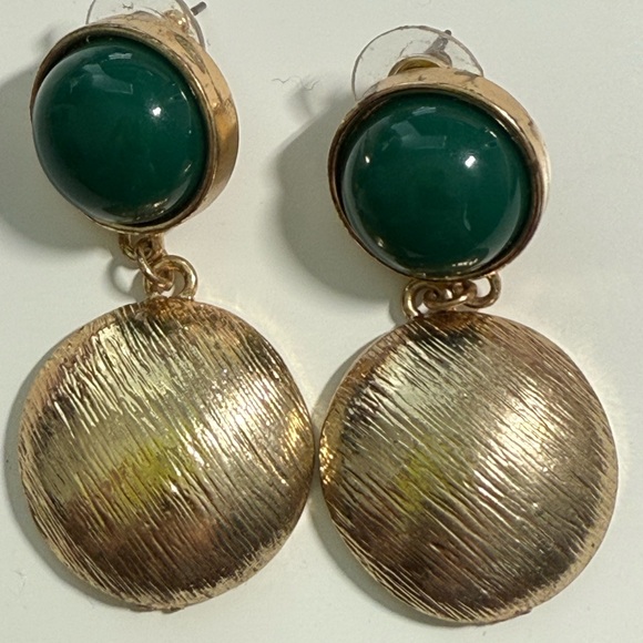 Jewelry - Vintage Elegant Gold and Green Earrings